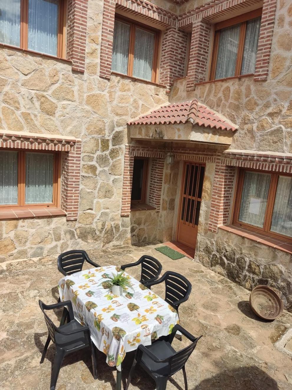 Casa Rural El Pajar Navaluenga Extérieur photo